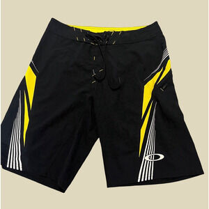 OAKLEY Men's Blade II Boardshorts, Swim Trunks, Black & Yellow| Men's: 31